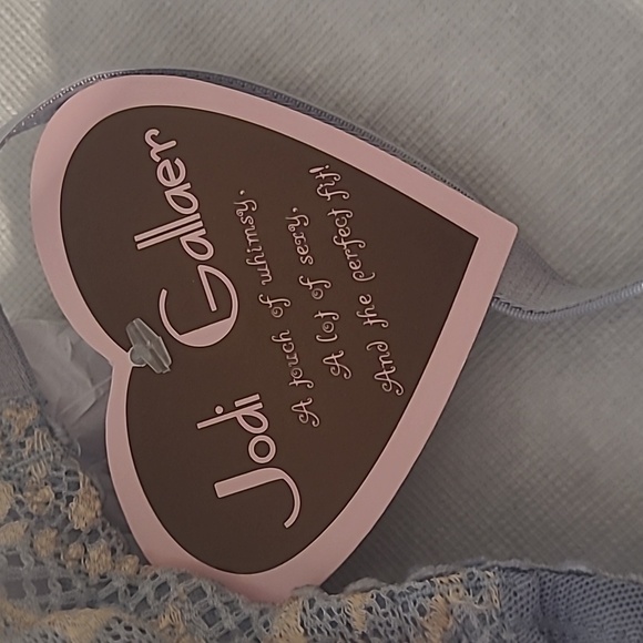 Jodi Gallaer Lingerie Lace Bra - Picture 3 of 4